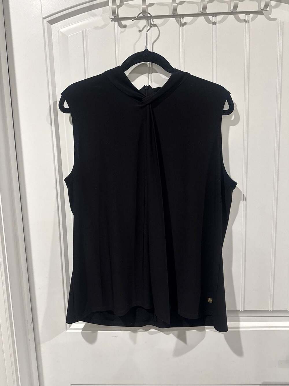 Anne Klein Black Sleeveless Twist Neck Blouse